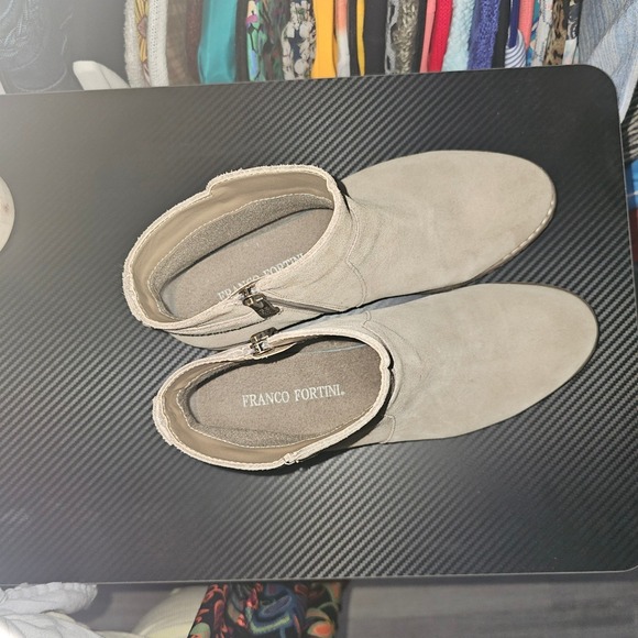 Franco Fortini Womens Tan Suede Ankle Boots Buckle Zip Low Block Heel Size 8 - Picture 3 of 5